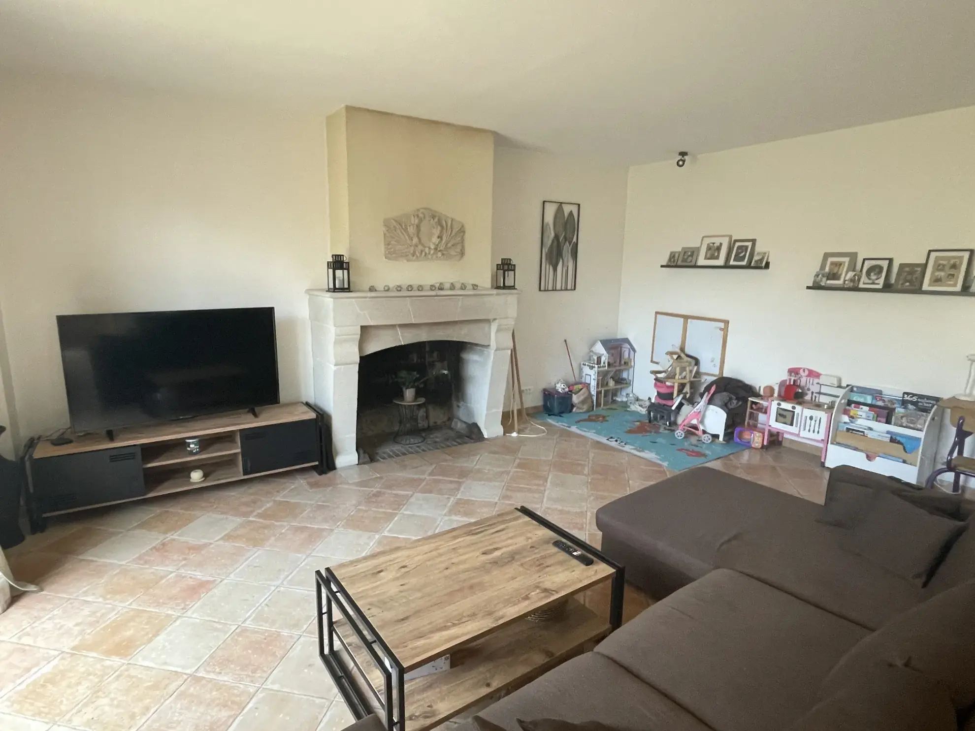 À vendre : Maison ancienne rénovée de 207 m² à Noyant 