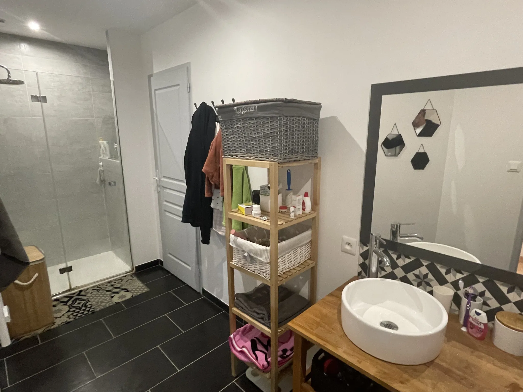 À vendre : Maison ancienne rénovée de 207 m² à Noyant 