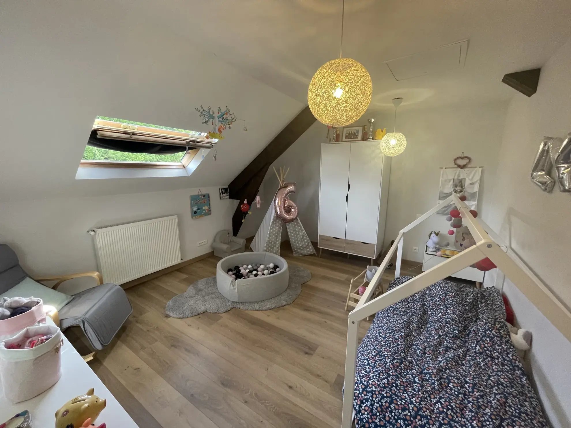 À vendre : Maison ancienne rénovée de 207 m² à Noyant 