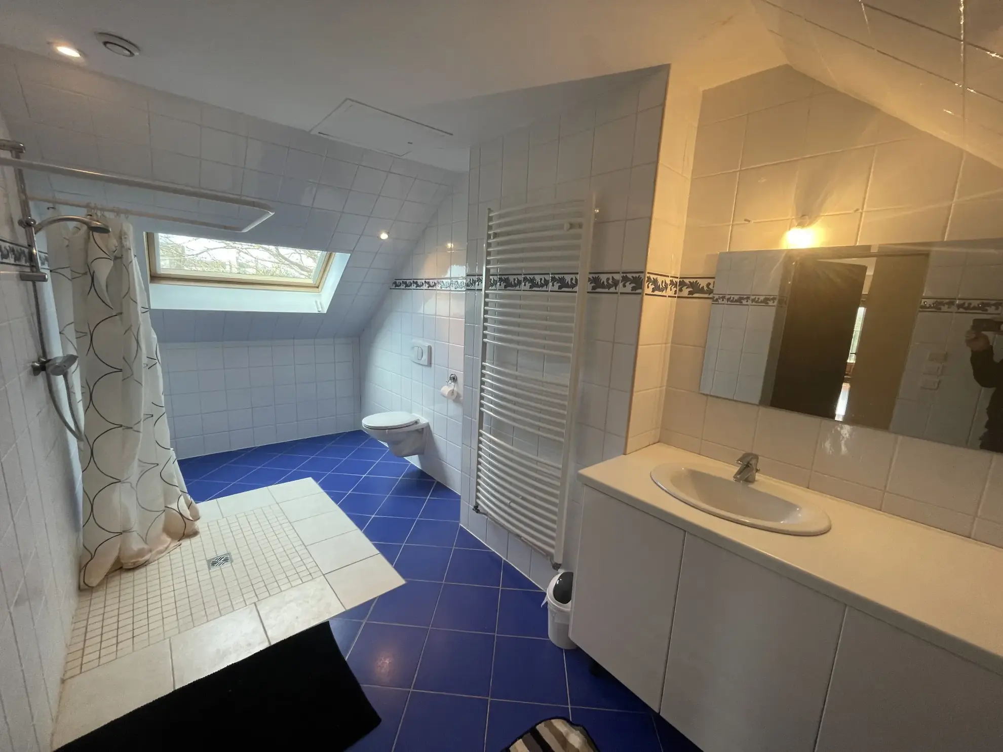 À vendre : Maison ancienne rénovée de 207 m² à Noyant 