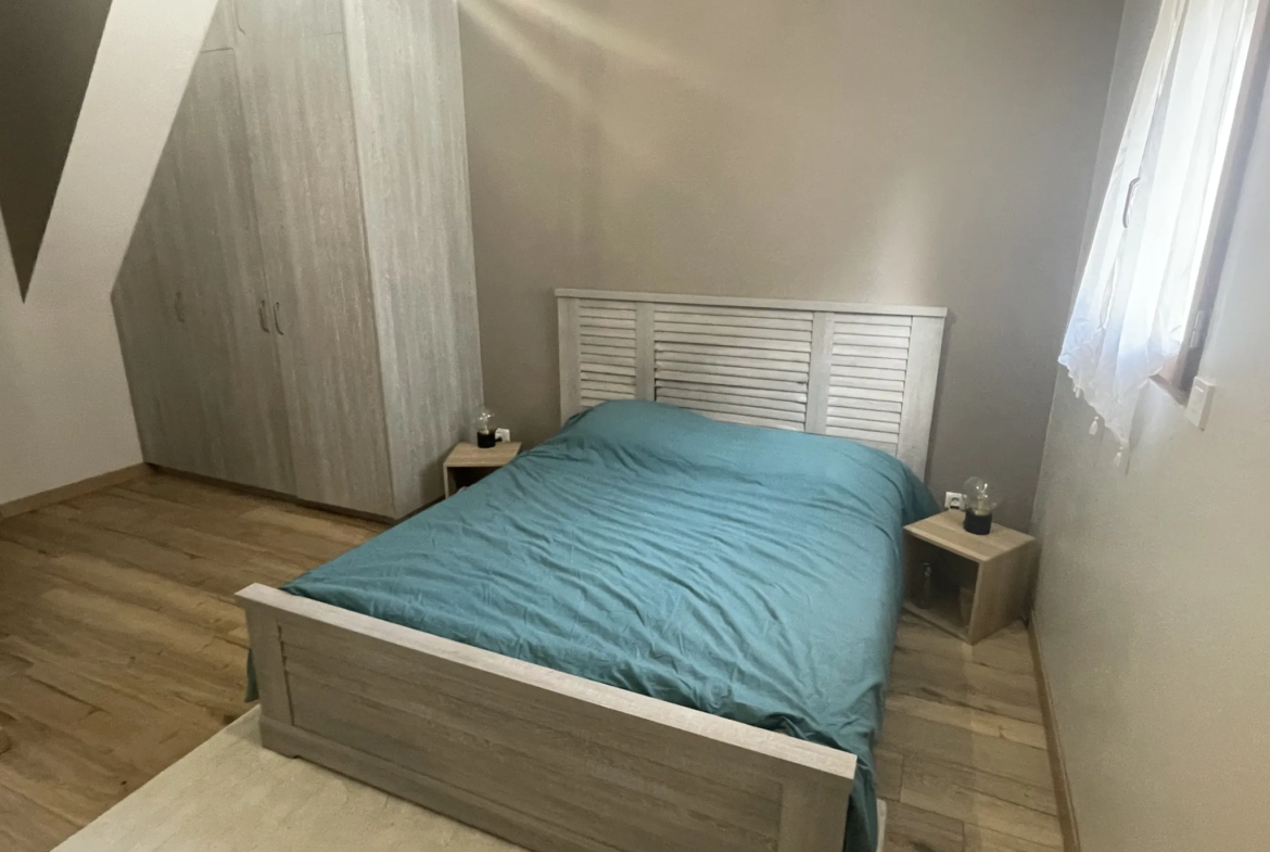 À vendre : Maison ancienne rénovée de 207 m² à Noyant 