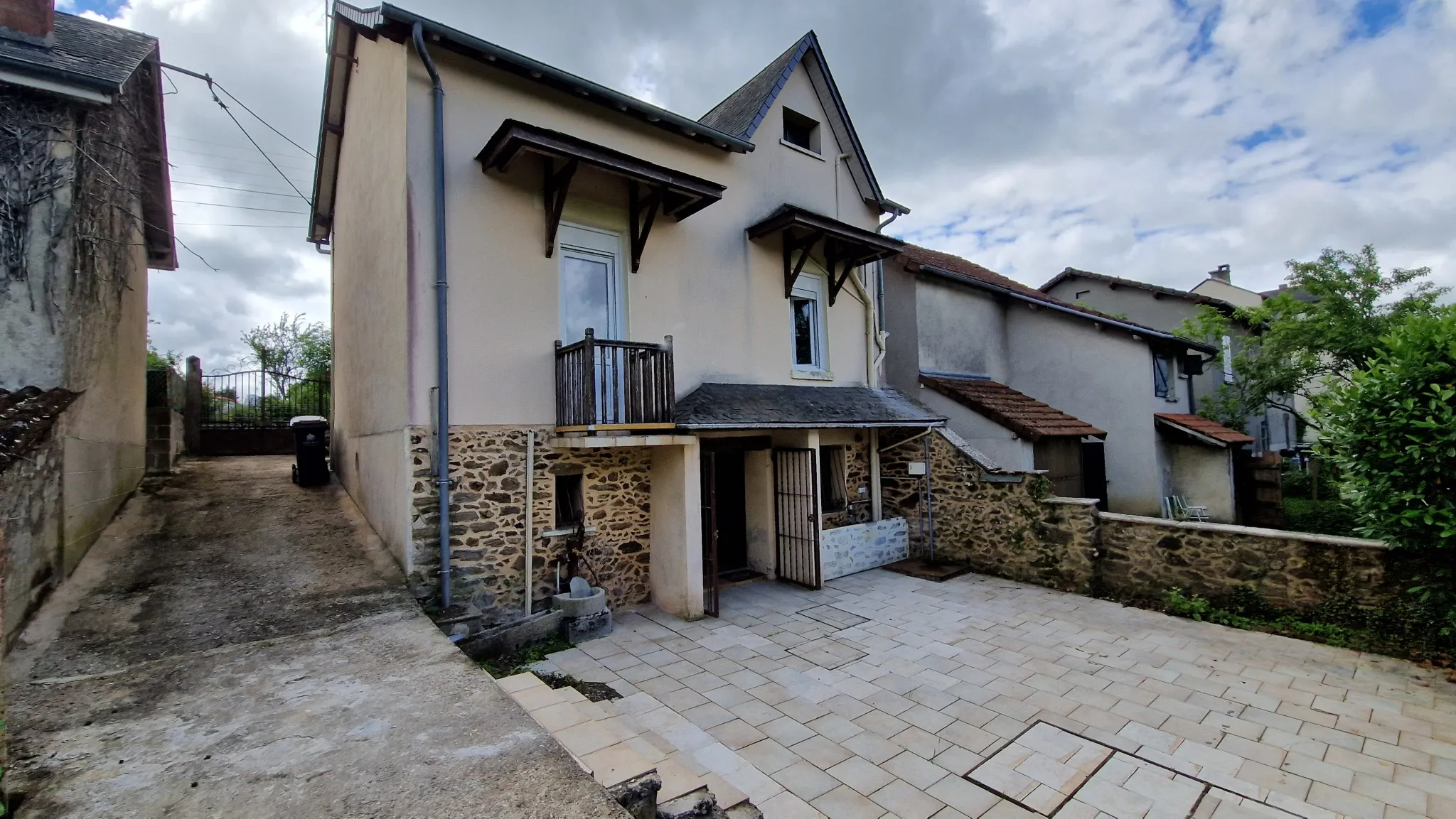 Maison individuelle à vendre à Lubersac, 88000 EUR 