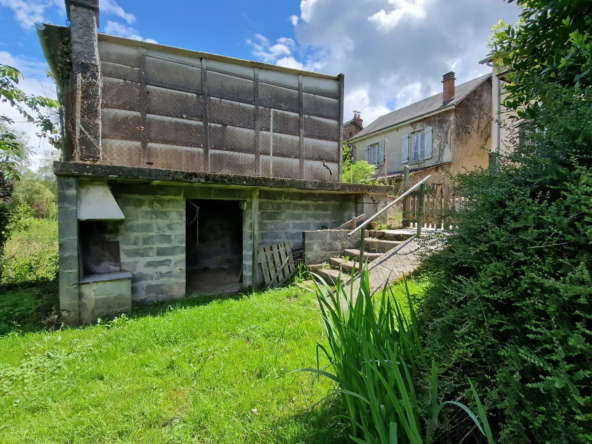 Maison individuelle à vendre à Lubersac, 88000 EUR 
