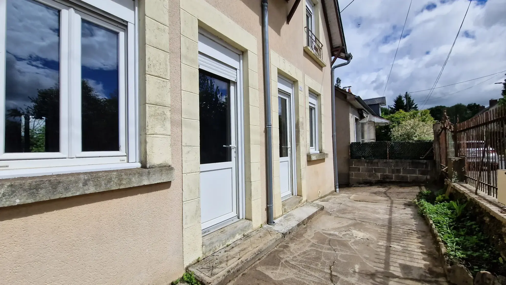 Maison individuelle à vendre à Lubersac, 88000 EUR 
