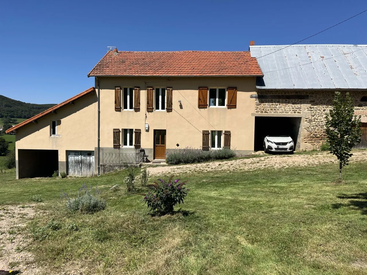 Maison rénovée à Teilhet avec vues sur la vallée - 3 chambres, 6660 m² 