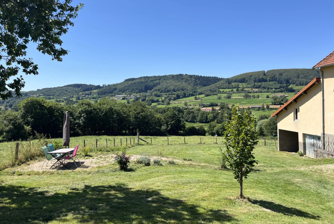 Maison rénovée à Teilhet avec vues sur la vallée - 3 chambres, 6660 m² 
