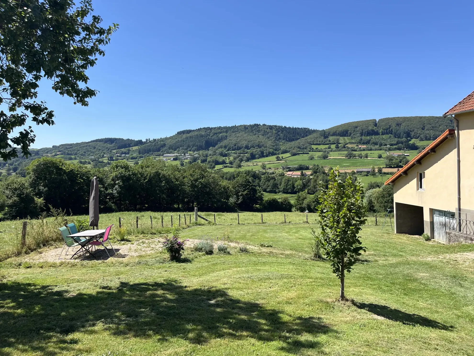 Maison rénovée à Teilhet avec vues sur la vallée - 3 chambres, 6660 m² 