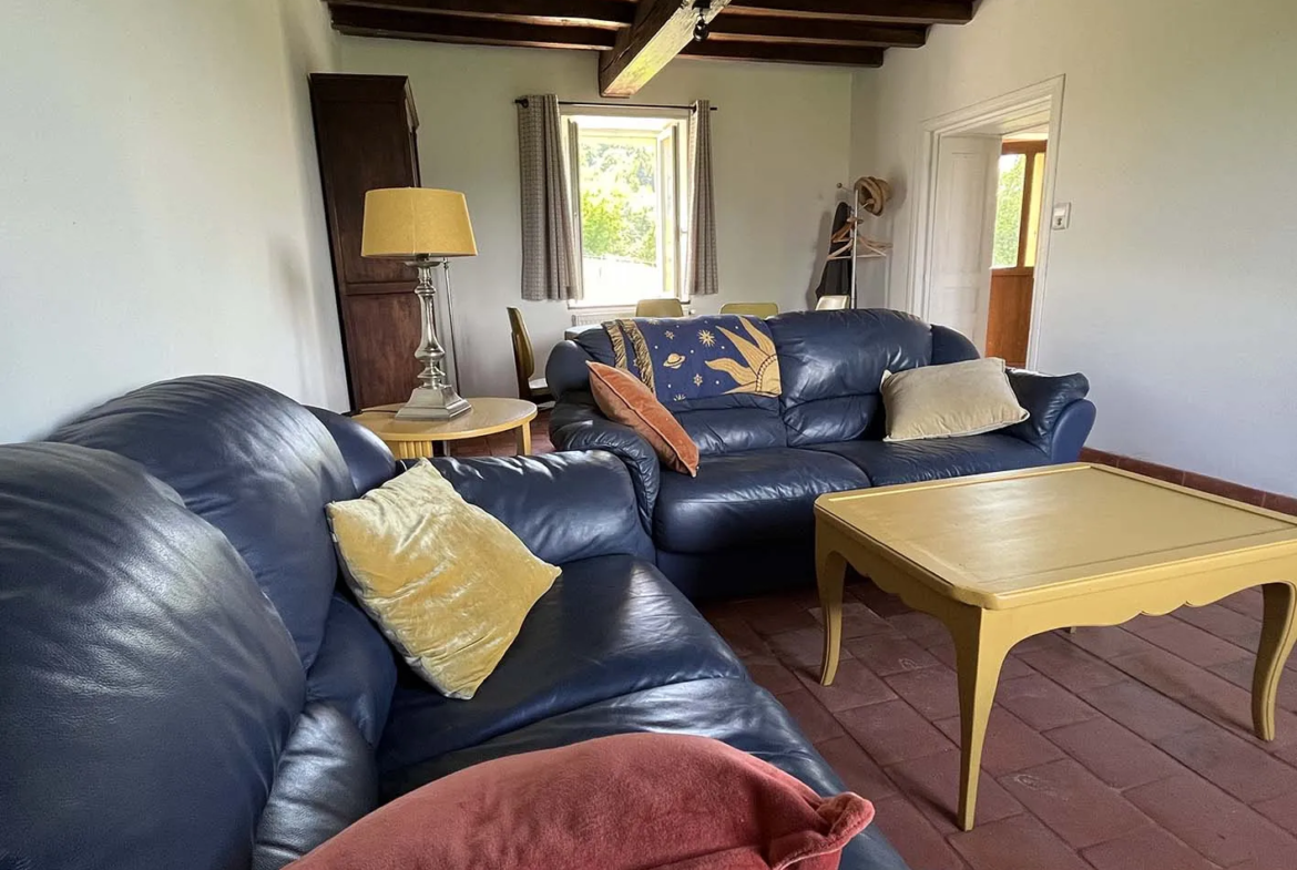 Maison rénovée à Teilhet avec vues sur la vallée - 3 chambres, 6660 m² 
