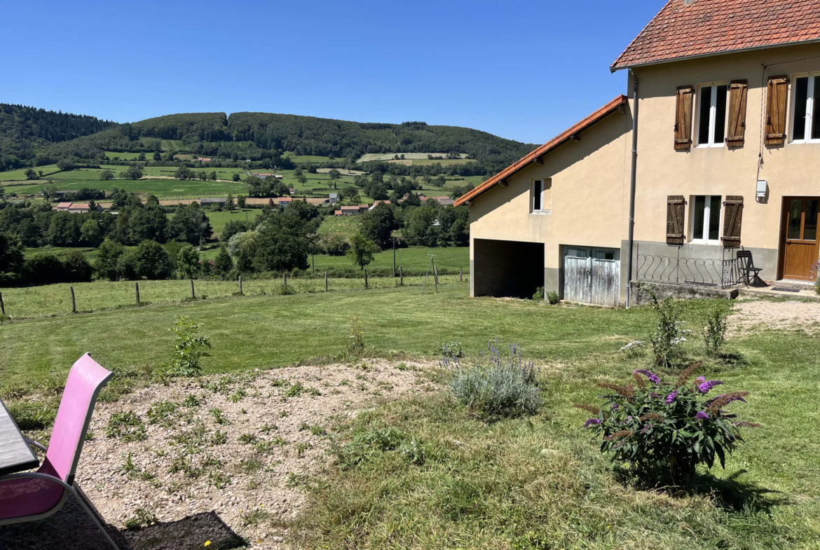 Maison rénovée à Teilhet avec vues sur la vallée - 3 chambres, 6660 m² 
