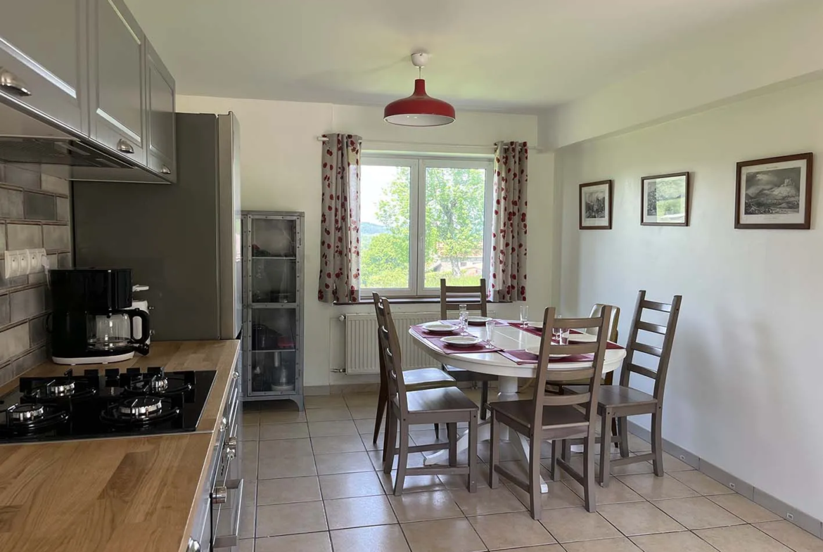 Maison rénovée à Teilhet avec vues sur la vallée - 3 chambres, 6660 m² 