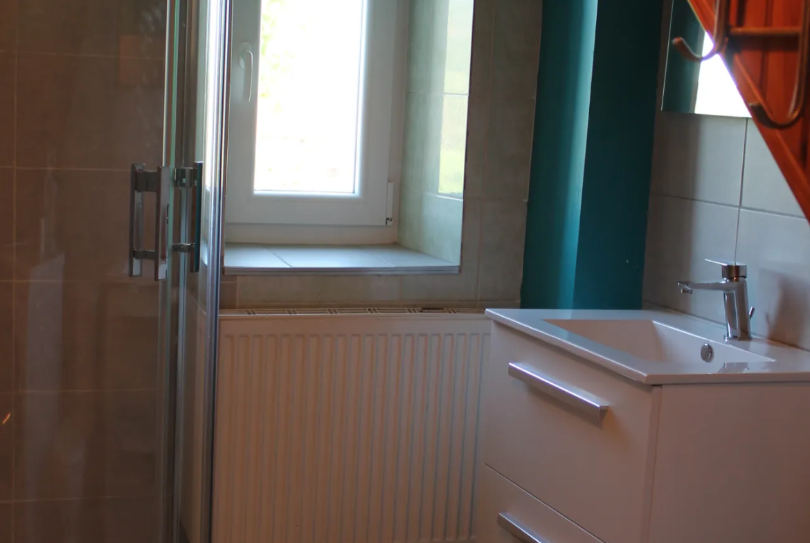 Maison rénovée à Teilhet avec vues sur la vallée - 3 chambres, 6660 m² 