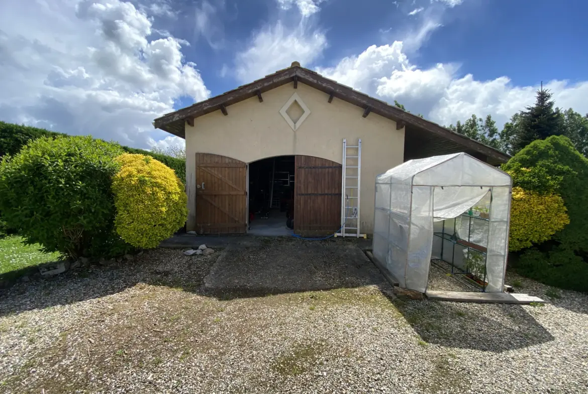 Maison à vendre 5 pièces avec garage et jardin à Loupiac de la Réole 