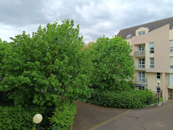 Ravissant F2 de 50m² à Plaisir avec Parking 