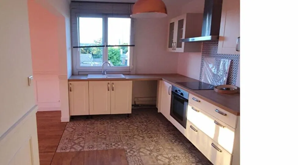 Appartement lumineux rénové à Gardanne - 75 m², 3 chambres au prix de 223 000 € 
