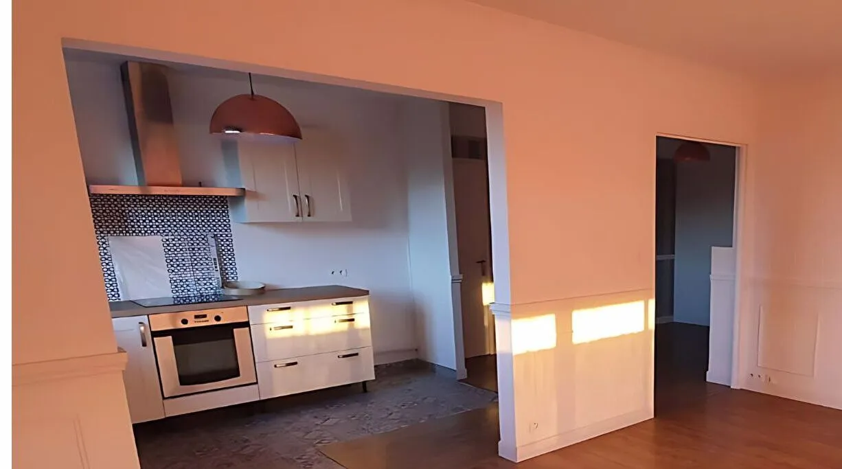 Appartement lumineux rénové à Gardanne - 75 m², 3 chambres au prix de 223 000 € 
