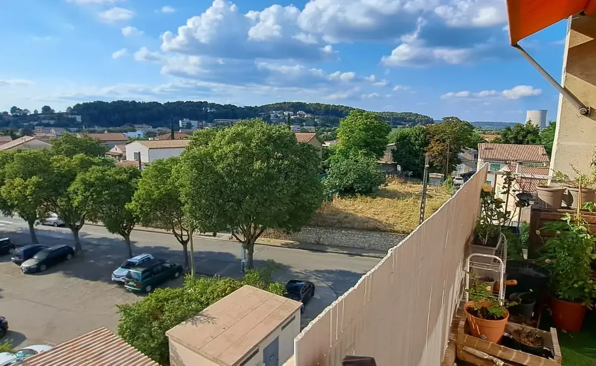 Appartement lumineux rénové à Gardanne - 75 m², 3 chambres au prix de 223 000 € 