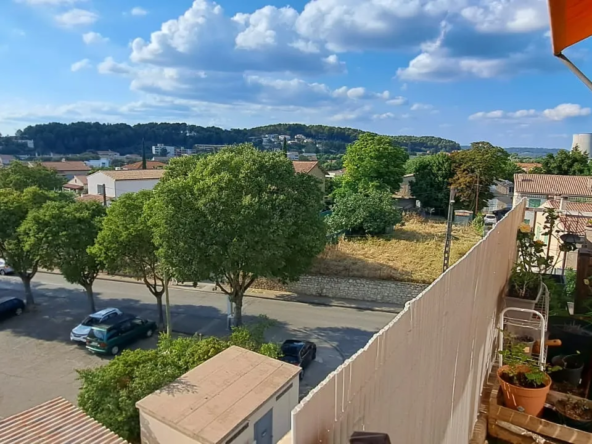 Appartement lumineux rénové à Gardanne - 75 m², 3 chambres au prix de 223 000 €