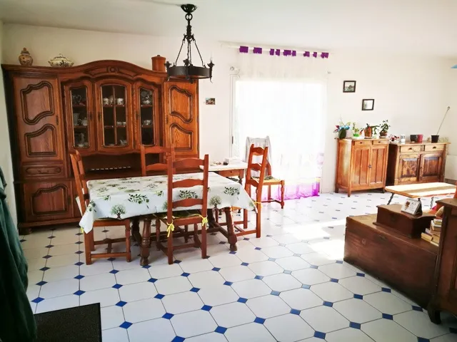 Maison à rafraîchir de 80 m² à La Brée-les-Bains, proche de la plage 
