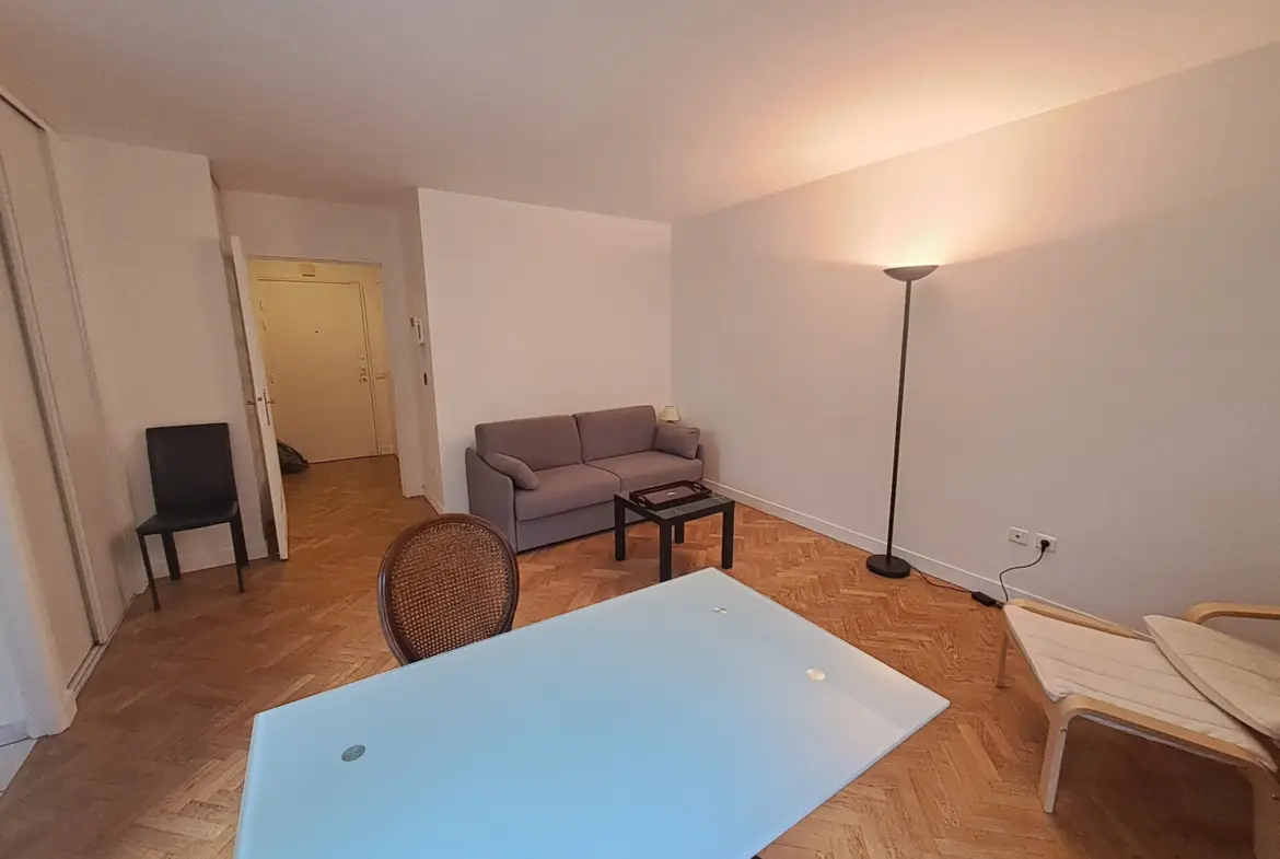 Studio Résidence de Services à Issy-les-Moulineaux en Vente 