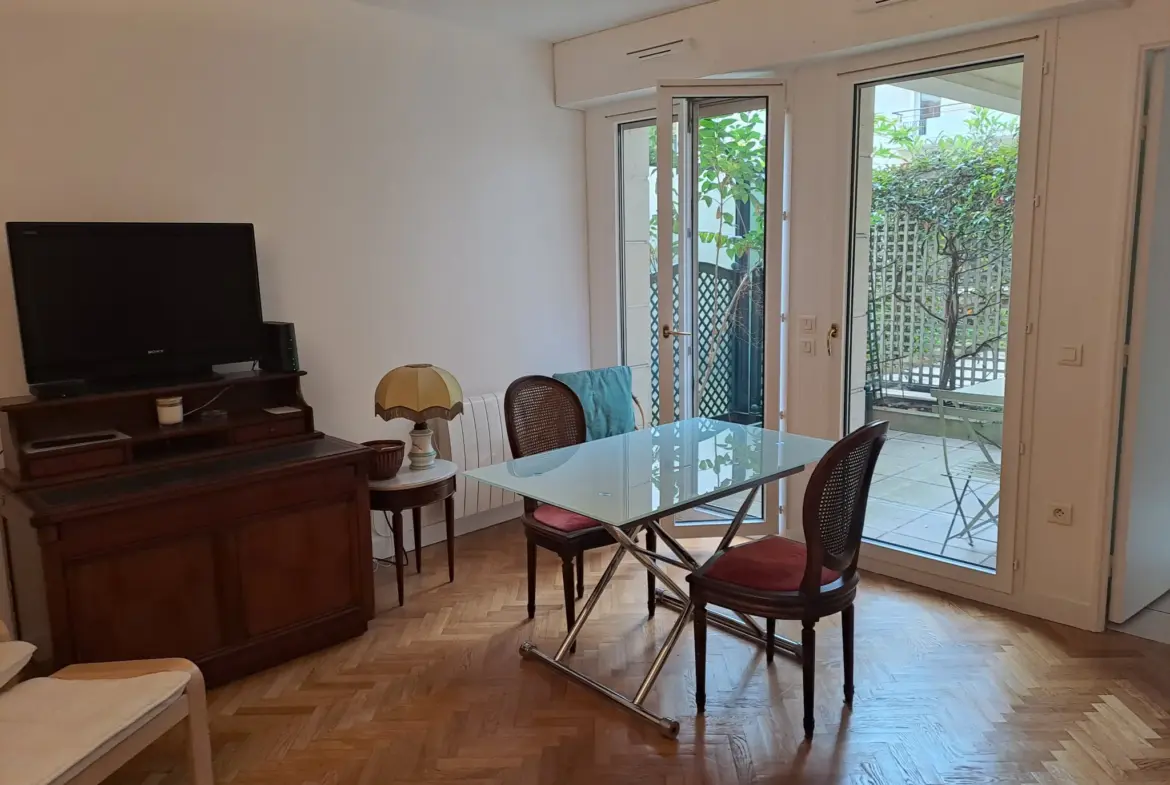 Studio Résidence de Services à Issy-les-Moulineaux en Vente 