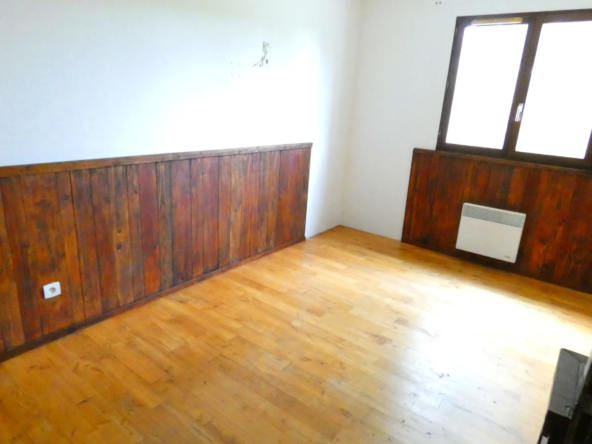 Maison de plain-pied à vendre à Marcoles, 3 chambres, sous-sol 