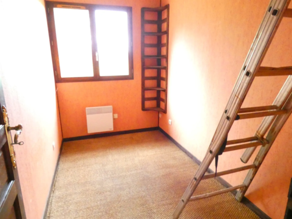 Maison de plain-pied à vendre à Marcoles, 3 chambres, sous-sol 