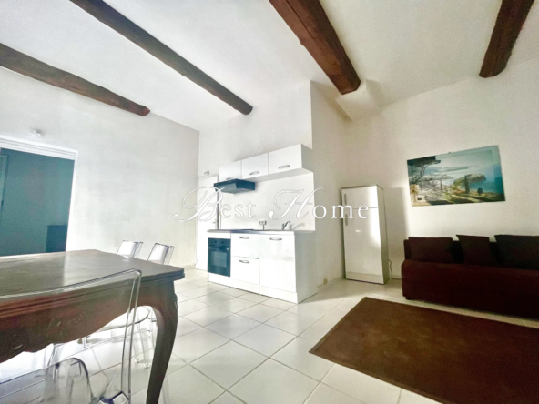 À VENDRE Nîmes, T2 de 48 m² à proximité de la Maison Carrée 