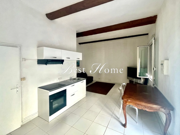 À VENDRE Nîmes, T2 de 48 m² à proximité de la Maison Carrée 