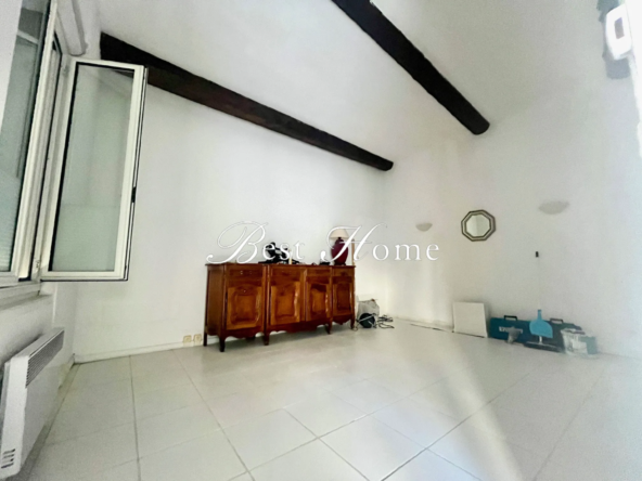 À VENDRE Nîmes, T2 de 48 m² à proximité de la Maison Carrée 