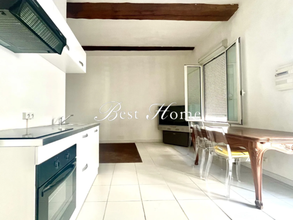 À VENDRE Nîmes, T2 de 48 m² à proximité de la Maison Carrée 