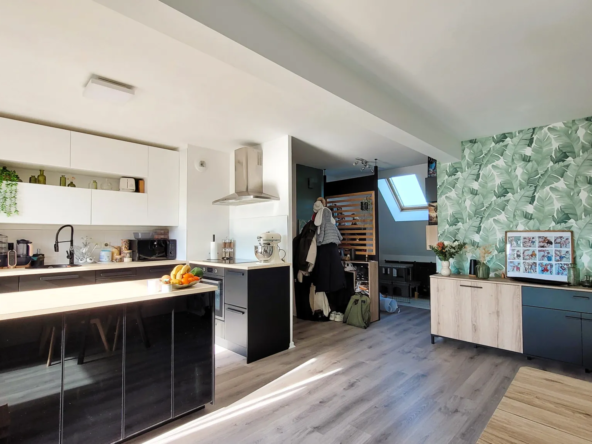 À vendre : Appartement T3 à Domloup avec terrasse et deux garages 