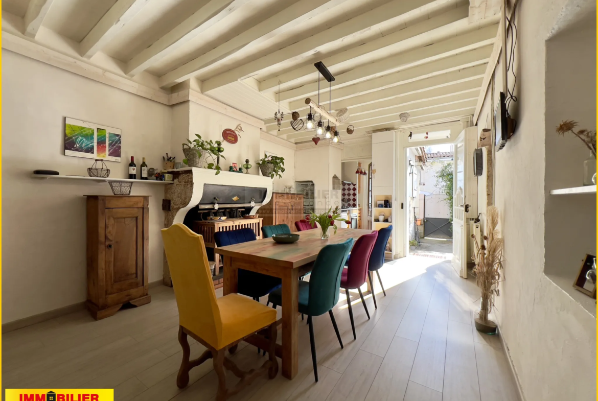 Belle Maison de Village à Illats avec Cour Sud 
