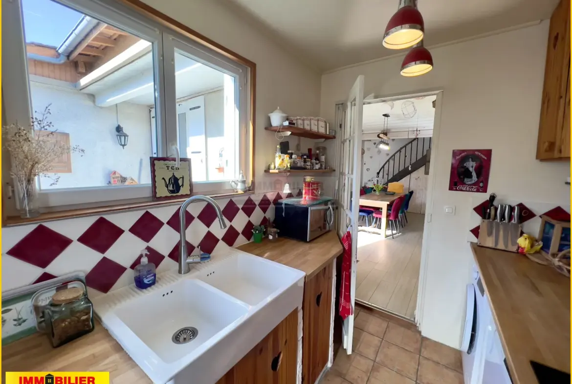 Belle Maison de Village à Illats avec Cour Sud 