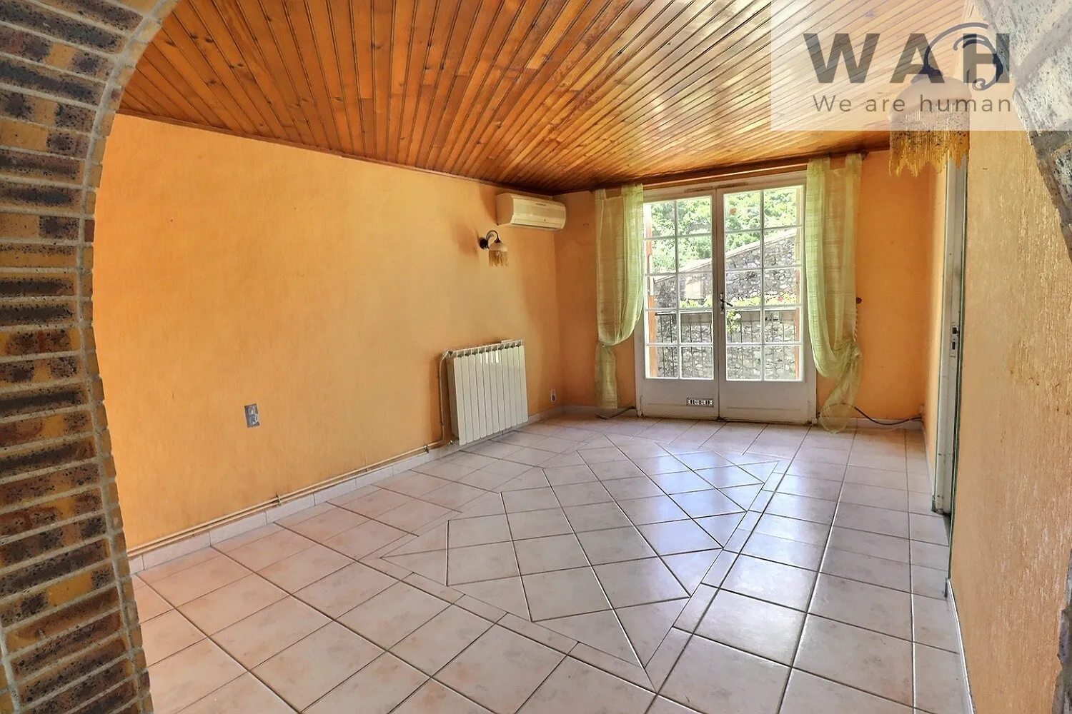 Maison de village 5 pièces avec cour et garage à Clermont-l'Hérault 