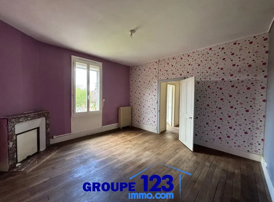 Jolie Maison Familiale de 3 Chambres à Laduz 