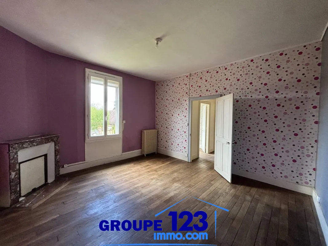 Jolie Maison Familiale de 3 Chambres à Laduz 