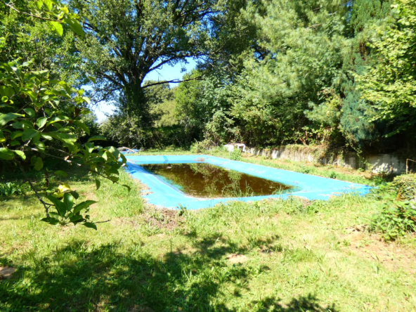 Belle maison auvergnate en pierre à St Santin Cantales 