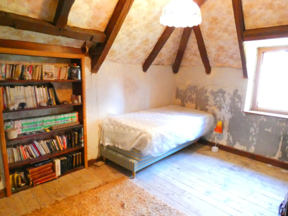 Belle maison auvergnate en pierre à St Santin Cantales 
