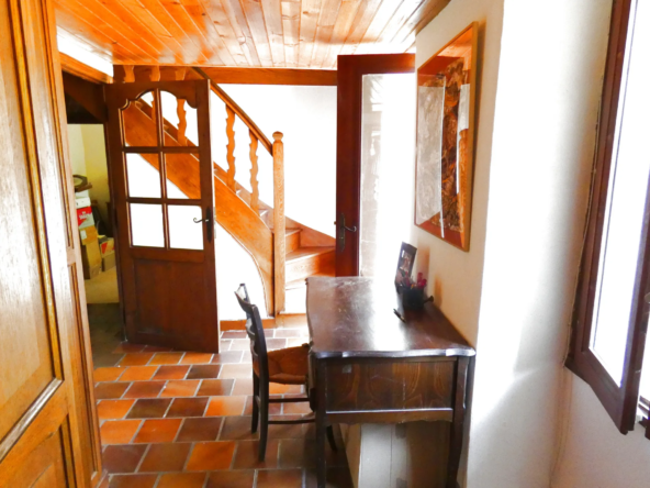 Belle maison auvergnate en pierre à St Santin Cantales 