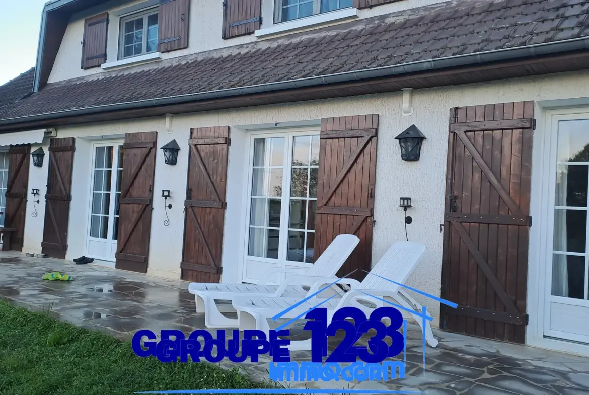 Charmante maison familiale avec piscine à Champvallon, 5 mn de Joigny 