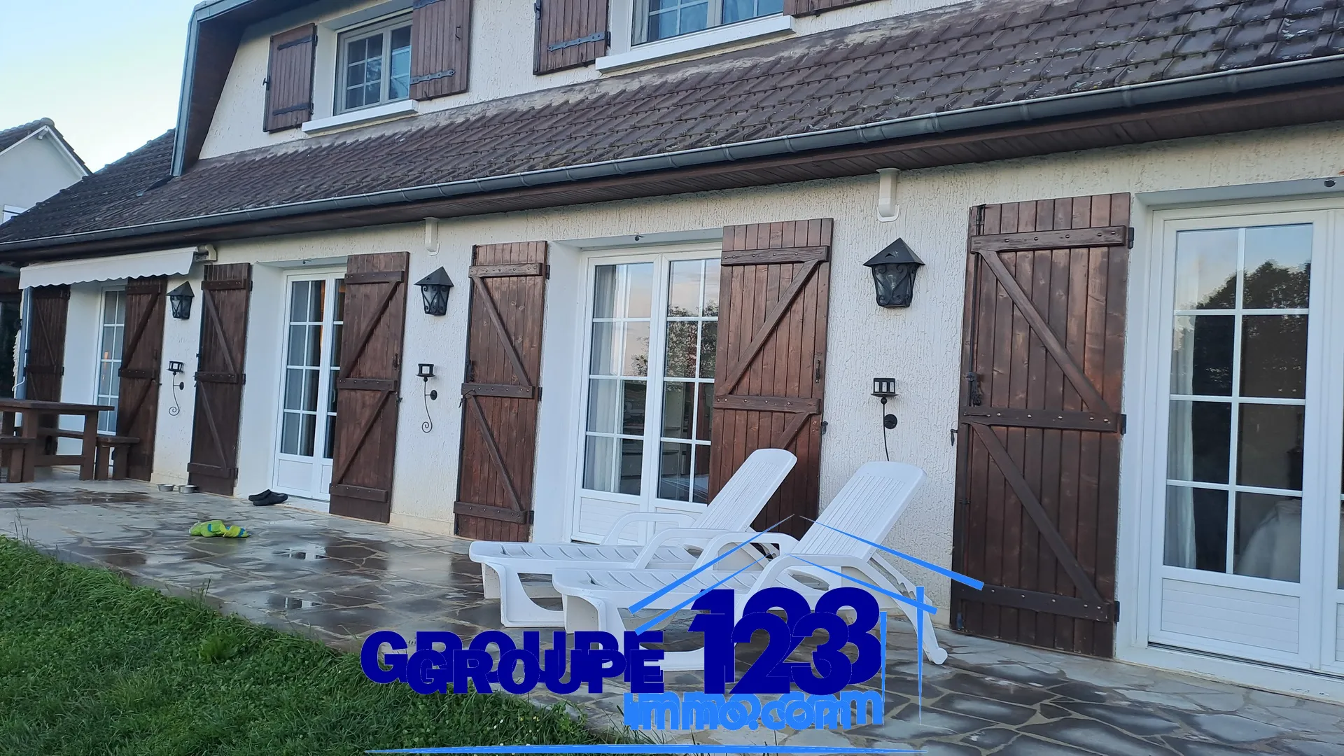 Charmante maison familiale avec piscine à Champvallon, 5 mn de Joigny 