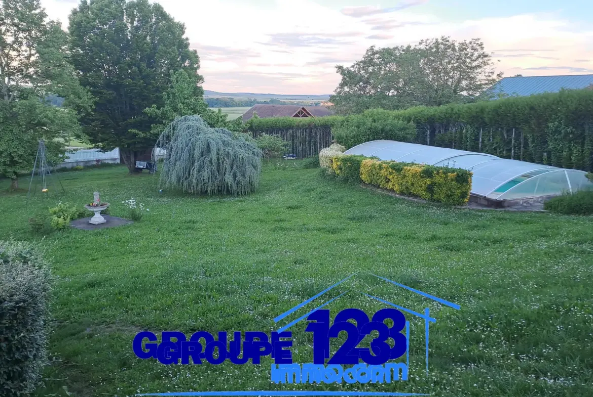 Charmante maison familiale avec piscine à Champvallon, 5 mn de Joigny 