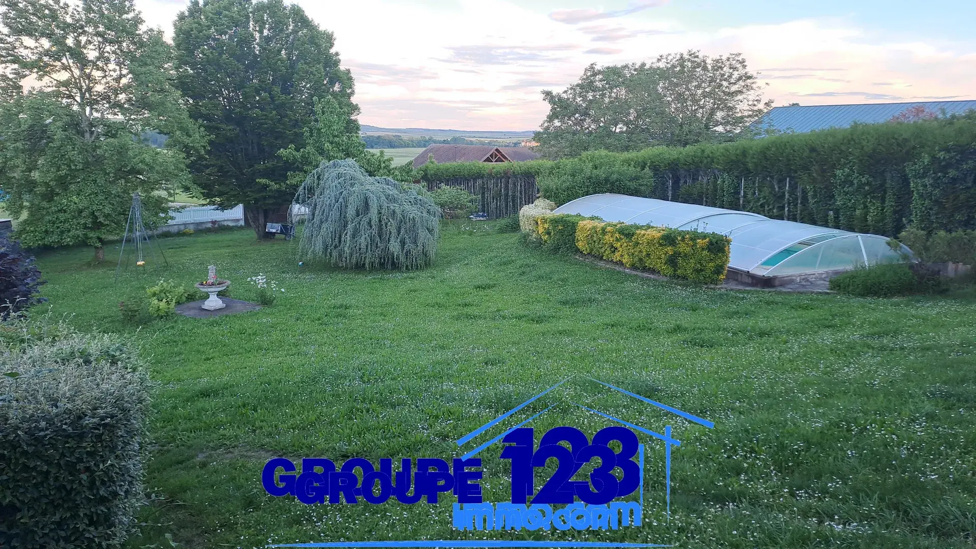 Charmante maison familiale avec piscine à Champvallon, 5 mn de Joigny 