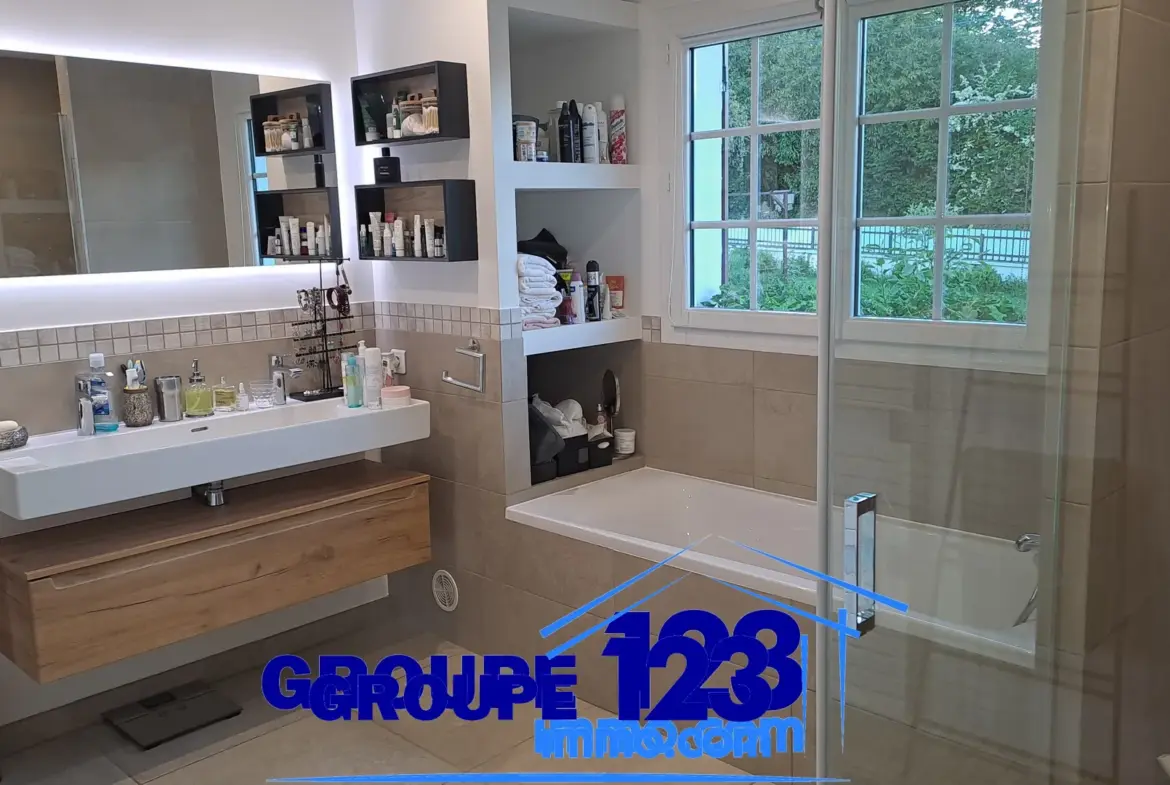 Charmante maison familiale avec piscine à Champvallon, 5 mn de Joigny 