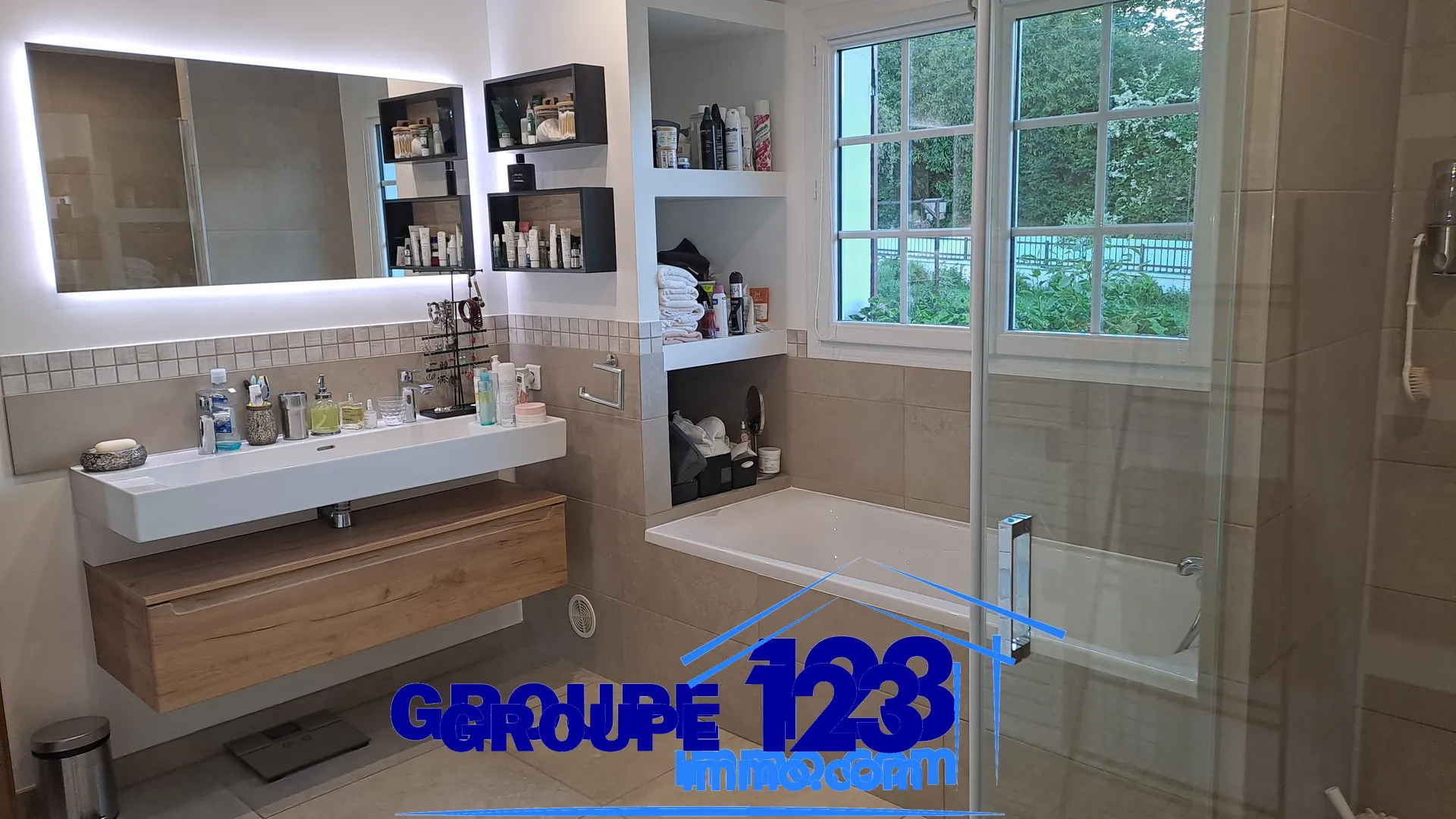 Charmante maison familiale avec piscine à Champvallon, 5 mn de Joigny 