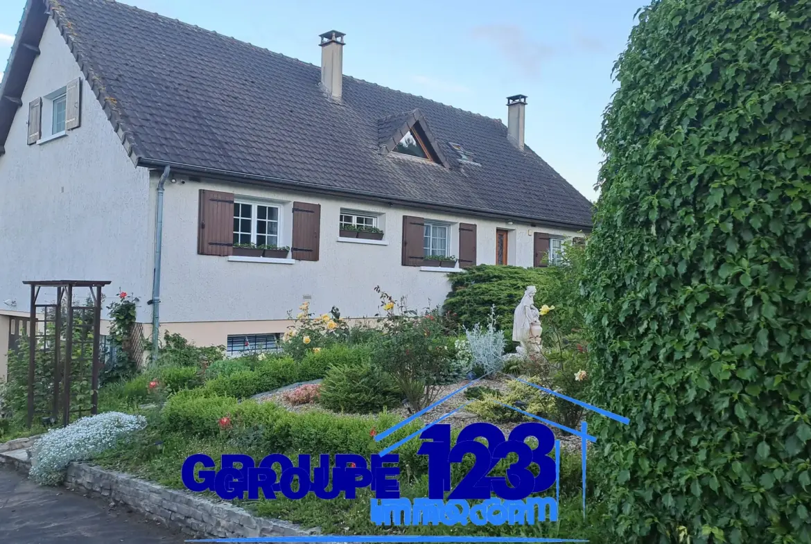 Charmante maison familiale avec piscine à Champvallon, 5 mn de Joigny 