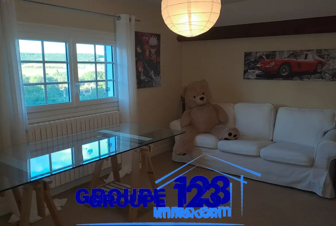 Charmante maison familiale avec piscine à Champvallon, 5 mn de Joigny 