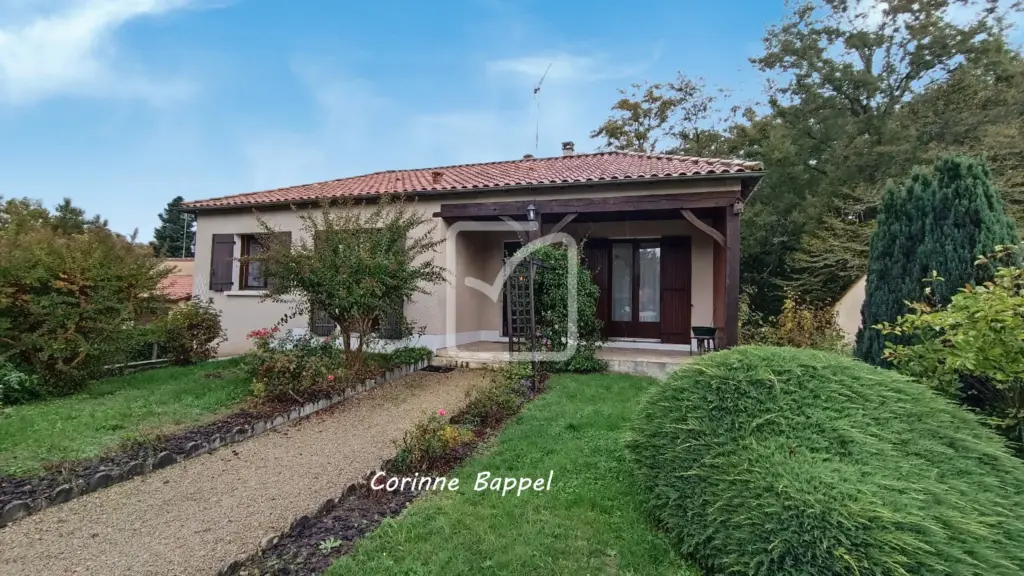 Maison à vendre dans un quartier résidentiel calme à Sarliac sur l'Isle