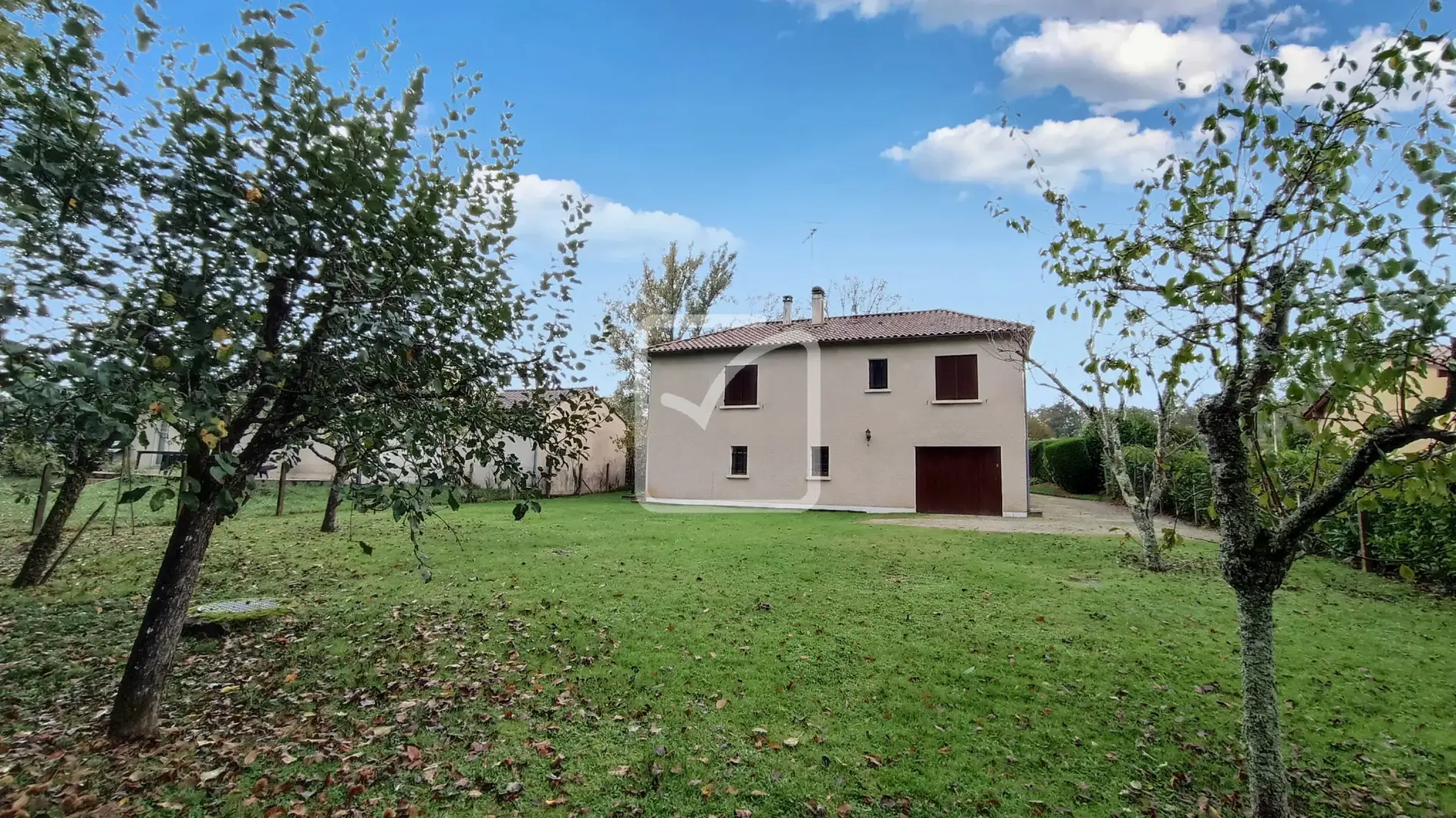 Maison à vendre dans un quartier résidentiel calme à Sarliac sur l'Isle 