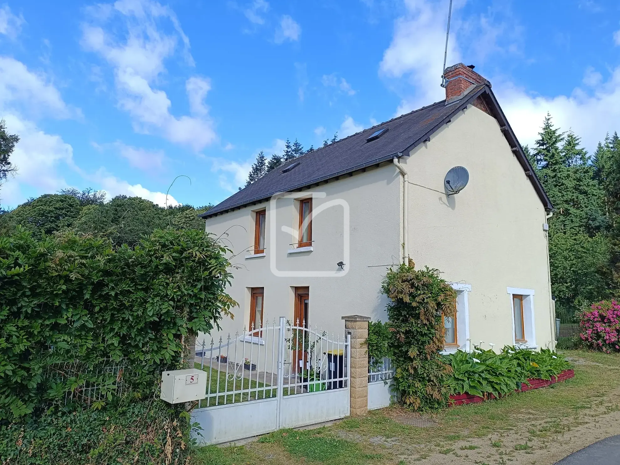 Maison 3 chambres sur grand terrain de 4765 m² à Illifaut 